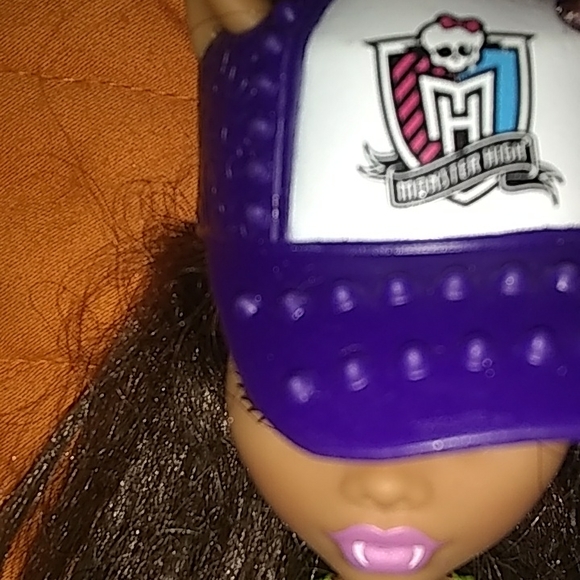 Monster High Cheerleading Clawdeen Wolf Doll - Picture 4 of 6